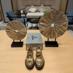 金属镜面系列 顶级包装配套最高版本 PRADA 2024普拉达秋季最新款经典型定形底粗跟圆头乐福鞋，新款楦型线条升级修改，官方最新线条，大底是新版成型大底更加柔