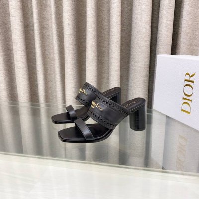 380 迪奥 Dior 2025 春夏新款 D-Lane 果冻色镂空粗跟女鞋 Cd字母Logo五金扣低跟圆头露趾凉拖鞋 市面顶级版本 材质:鞋面进口小牛皮+水染