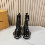 Lv新款切尔西女士靴子～Shopping讲究一个缘分相信你的第一感！巨显瘦上脚显脚小腿细，面料：进口小牛皮 ，内里：水染羊皮，码数35-41
