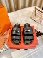 出厂： Hermes 爱马仕2025顶级专柜 早春新款 官网上新 爱马仕种草新品 25Ssh扣二舅拖 二舅拖 爱马仕 Hermes 早春多巴胺穿搭 专柜限定 小