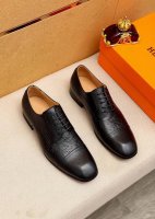 商品商标：Hermes 爱马仕 时尚商务皮鞋 正码码数: 38-44 45订制 商品材料：精选 进口头层荔枝纹小牛皮鞋面，进口水染牛皮内里。强烈立体视觉效果，原