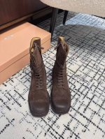 升级啦！独家代购级版本 Miu Mi* 24秋冬走秀款 机车风复古长靴 短靴 升级啦！太棒了！Miu全网对版 最快 最新的来啦！今年秋冬火爆了的！接下来就是妥妥