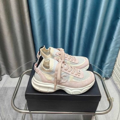 Chanel香奈儿老爹鞋，男女情侣款 2025专柜顶级休闲款运动鞋这款经典设计；鞋面多种工艺电绣的风格；大底却时尚运动；不平凡的拥入了多种配色元素 多元化混搭非