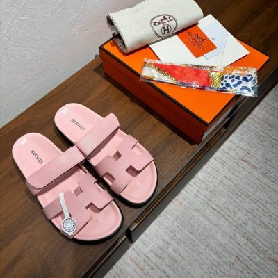 出厂价：女款 男款10品牌：HERMES编号：H8018- 199颜色：新色系码数:35一40 38-45鞋面材质：进口小牛皮大底材质：Tpu防滑耐磨大底HER