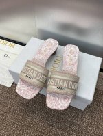 工厂价平底P270 高跟P290 迪奥 Dior 2025春夏新款一字拖拼色女鞋 Cd字母Logo立体刺绣圆柱跟凉鞋 方头粗跟果冻色露趾拖鞋 市面顶级版本 材质