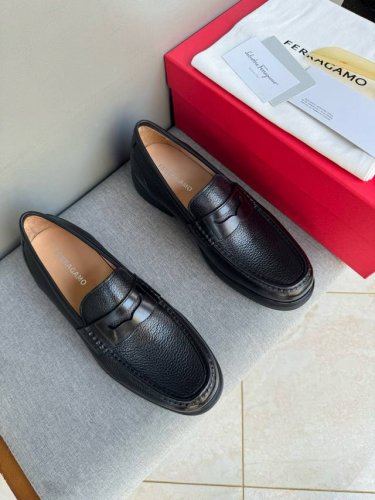 原单品质 菲拉格慕ferragamo休闲皮鞋 专柜新款同步 精致手工缝线 做工细节堪比专柜 原版橡胶大底 防滑耐磨 39-44现货