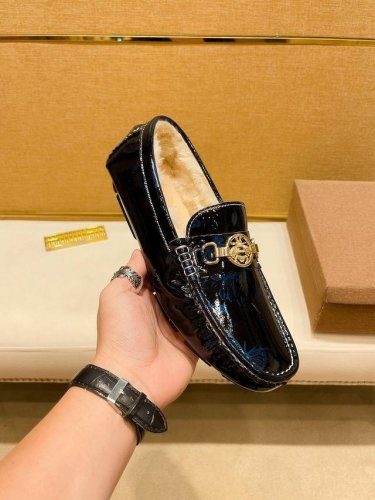 工厂价 绒里古奇 Gucci 新款官网爆款！原版一比一复刻，那种沉稳内涵儒雅的品味无法言喻的开启时尚鞋履的旅程从容应对各种场合！大牌的气势不言而明！上脚舒适大气