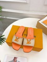 Lv 路易威登 24 2024 春夏新款 顶级版本原版一致 专柜主打最新款 Lv Capri 拉菲草字母扣拖鞋 硬货上新 代购级别！高级感十足！国内外博主刷爆的