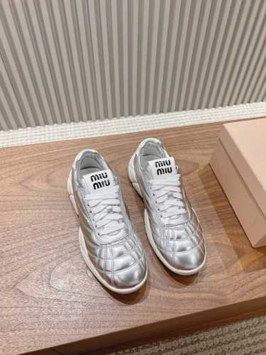Miumiu缪缪24Fw走秀款棒球鞋 系带休闲增高百搭小白潮鞋 新出的‘舒适度真的让人一整个心都融化鞋型整体都狠秀气不笨重、圆头休闲鞋鞋面 原版金属牛皮内里:金