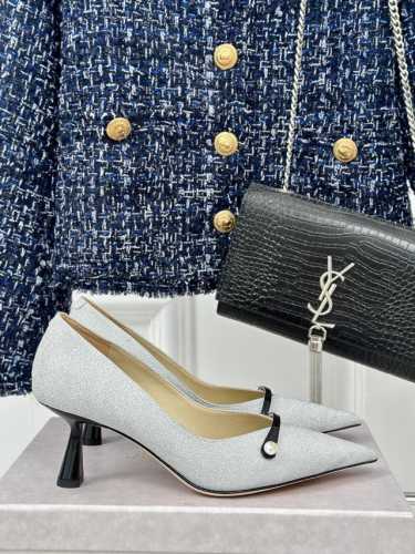 厂价 Jimmy Choo｜周仰杰经典珍珠高跟鞋系列 我们家jc一如既往品质优越 低调不失华丽 性感又不显张扬说的就是这款 上脚太好看了 鞋型是大家都爱的秀气款