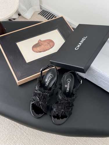 Chanel Vintage中古系列凉鞋简约而不简单的款，上脚特别显脚细。鞋面定制面，内里垫脚羊皮，真皮大底。跟高5 8cmSize:35-39 其它码数定做
