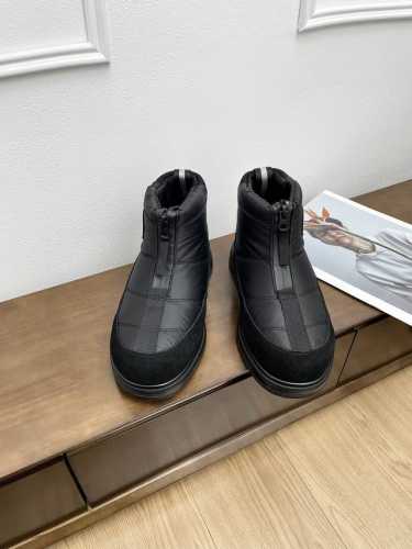 顶级版本代购级canada Goose 大鹅 24Ss 秋冬羽绒靴秋冬主打爆款 羽绒雪地靴 完全颠覆传统！ 超轻量化保暖功能雪地靴，材质采用防雨面料 具有防风功