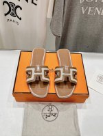 高版本出厂 Hermes*H家2024Ss最新升级版经典h拖鞋 度假旅游必备神器#由爱马仕首席设计师pierrehardy亲自打造经典高端鞋履系列## 购入正品