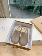 G021Ugg冬季新款女同款休闲舒适厚底圆头棉靴雪地靴棉鞋毛毛拖鞋 它的优点就是特别轻又好走路 跑步都没问题搭任何的裤子都可以 露不露可爱的毛边都好看搭配修身裤