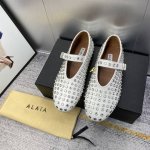 出厂价 顶级钻面 Alaia24春夏钻面圆头平底单鞋！最新春夏时装秀新款系列平底芭蕾舞鞋！法国高端一线高定品牌！时尚界最后的手艺人 只忠于展现女性身体曲线的裁剪