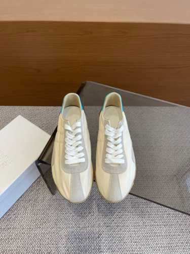 Maison Margiela 25ss 春夏新款 MM6马吉拉 情侣款薄底运动鞋新款Sprinters运动鞋轮廓采用做旧感尼龙与复古处理麂皮制成 灵感来源于复
