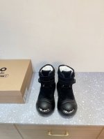 Ouder Snow秋冬新款 开口笑 大头 厚底雪地靴 明星同款！刷爆小红书超级软糯糯 延续经典大头设计，圆弧形鞋头有足够的空间伸展贴合脚型。采用可调节扣加鞋舌