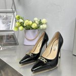 最高版出厂 Tom Ford Padlock最新款扣子单鞋高跟鞋 正品购入，重金开模，区别于上一代，顶级质感 改变以往的金属吊坠元素 完全不影响它的高贵冷艳 1
