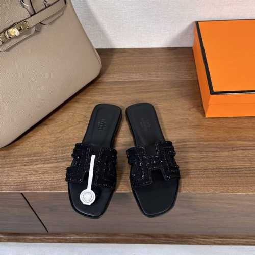 出厂价 ，全包垫脚Hermes 爱马仕H拖鞋Oran凉鞋系列 时尚又百搭 超级舒服 每个细节都做到极致 原版麂皮 原版1:1独家私模鞋面 原版真皮沿条大底 包装