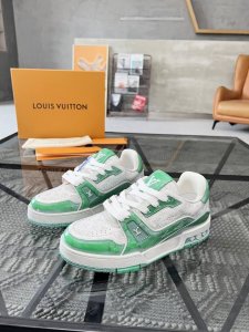 l 顶级代购 路 炸街情侣款爆款运动板鞋专柜同步，鞋面意大利进口牛皮面料，高品质涂鸦缤纷色彩复杂工艺品，进口舒适网布内里垫，鞋底：原厂特供原版底，Tpu独家活动