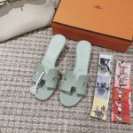 Hermes 爱马仕h拖鞋oran凉鞋系列时尚又百搭 超级舒服 每个细节都做到极致 原版swift小牛皮 原版1:1独家私模鞋面 原版真皮沿条大底 包装 每对鞋