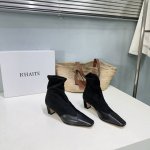 高品质出厂 ！Khaite 24Ss秋冬新品平跟小方头拼色弹力方头粗跟短靴！ 时髦极小简方头搭配平跟的设计 潇洒百搭而且脚感很稳 而且在搭配上不用多做思考 连衣