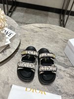 360 Dior迪奥春夏最新款凉拖鞋、超多明星网红种草、经典的版型设计上迪奥Logo丝印点缀、超好看超百搭、上脚非常柔软鞋面原版布面，内里布面、正品开模Tpu大