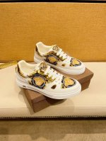 工厂价 范思哲 新款休闲鞋 时尚百搭， 版型简洁大气， 面料采用进口牛皮，真皮内里，原版耐磨橡胶大底，独家新款，实物拍摄，两色可选，码数：38-44， 45可定