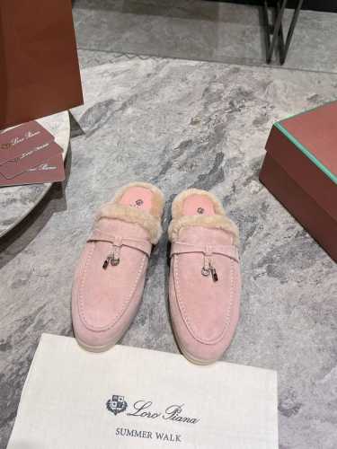 女 男10Loro Pian*经典爆款lp顶级版本 英伦流苏平底毛毛乐福鞋 原来这就是传说走两万步都不会累脚的乐福鞋这双乐福鞋把颜值和脚感都拿捏住了，上脚一走就