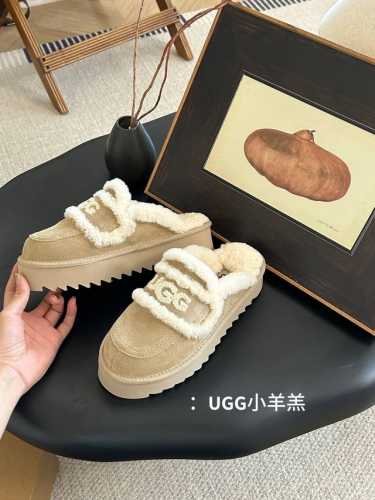 Ugg新款澳洲厚底小羊羔毛网红拖鞋，小胖丁嘟嘟拖 材质牛皮，内里真羊毛，配刺绣 Ugg字样百搭时尚！ 三色：栗色.羚羊棕. 沙色 码数：35-40 ！