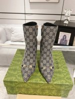 Gucci 24Ss 秋冬高跟短靴专柜购买原版一比一打造 鞋面：Gg印花布面 牛皮 内里：羊皮 真皮大底 跟高10.5Cm 码数:35-42 40.41.42定
