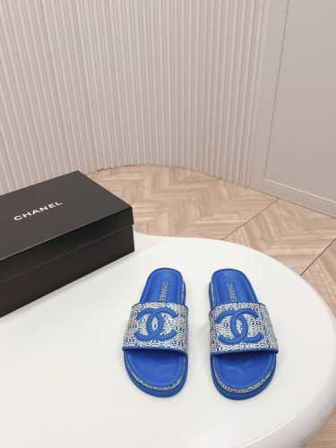 出厂 Chanel 香奈儿 2024新款凉鞋拖鞋系列 经典系列 每个款式都很赞 优雅高贵 舒适百搭 鞋面：定制编织布料 垫脚：定制羊皮 大底：原版开模大底 码数