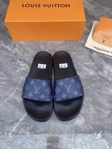 180新品经典款夏季拖鞋系列LouⅰSⅤUⅰTton情侣款，私家模，美观鞋面，鞋面有做印码数的。 size:35-46
