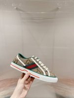 橙子出厂价P Gucci 古驰 1977系列 经典低帮帆布鞋 休闲鞋板鞋 情侣款 双帆布成制融品入牌元素 复古格风浓郁 经典与情怀都让人完美回忆！ 原版开发每个