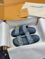 工厂价 驴家系列凉鞋lv凉鞋半拖 最新款-- Louis Vuitton 路易威登 最新时尚休闲半拖鞋～代购级当季最新潮品 众多博主纷纷种草，入购原版开模定制，