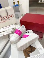 冲量价: 奴家最新厚底高版本 Valentino 华伦天奴23Ss春夏厚底柳钉运动休闲鞋小白鞋 最新款 爆款系列 日本上线后一鞋难求 超级火爆 经典柳钉系搭配厚