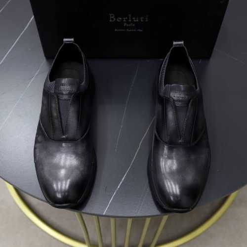 出厂价： Berlut* 布鲁提 男士高端休闲鞋，官方最新发布走秀新款 进口牛皮材质 侧面图案高周波空压 内里进口小牛皮 纯橡胶轻底 轻便舒适 。Berlut*
