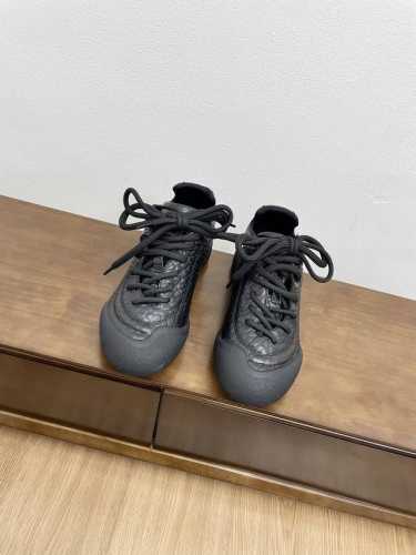 情侣码 顶级版本代购级alexander Mcqueen 麦昆 24Ss 秋冬最新 Flexion 系列复古休闲 运动鞋 原版开发 做货 这款flexion W