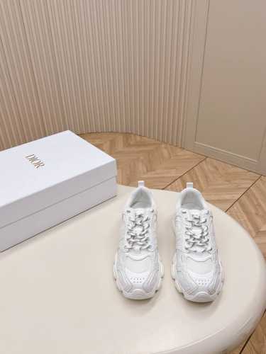出厂 最新两色！ 爆款 明星款2024主推爆品 全新发售的迪奥 Dior Chrono 新款休闲运动鞋跑鞋老爹鞋 真的酷毙了，未来感十足原版完美复刻！全对版材质