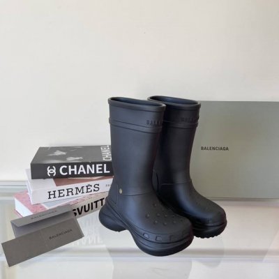 橙子出厂价 Balenciaga 巴黎世家crocs联名 厚底长筒雨靴 洞洞鞋 情侣款 码数：35-45