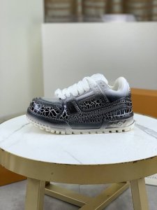 工厂价 顶级版本lv驴牌l家2025春夏走秀款 胖trainer 面包鞋 滑板鞋 休闲 情侣款 运动鞋 Diy串珠louis Vuitton 路易威登2024年
