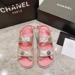 顶级： Chanel 香奈儿沙滩凉鞋涂鸦系列！ 最新款香奈儿凉鞋 面料：羊皮 内里：羊皮里 大底：真皮底，橡胶底 码数：35～40 41定做