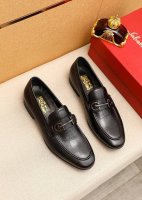 商品商标：Ferragamo 菲拉格慕 休闲皮鞋正码码数: 38-44 45订制 商品材料：精选 进口头层小牛皮压花鞋面+经典五金扣，进口水染牛皮内里。强烈立体