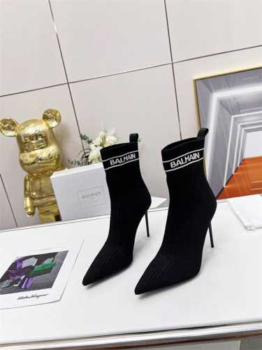 出厂价 Balmain 巴尔曼 Fw 秋冬新款针织靴！ 海外订购原版，1:1完美复刻！ 鞋面：原版定制飞织鞋面 内里..垫脚：牛皮里 跟高：9.5Cm Size