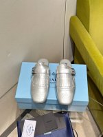 半拖400 prada/普拉达25Ss新品复古 走秀流苏乐福鞋半拖鞋系列 流苏搭配雕花工艺设计 网红Ins热捧 复古又时尚 上脚非常舒适又百搭！ 鞋面采用进口小