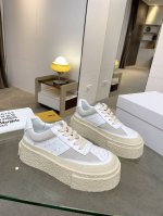 冲量价: 男+10Mm⑥德训鞋Maison Margiela玛吉拉厚底休闲运动鞋以经典球鞋德训鞋的版型为基础，沿边极度富有层次感，再加上经典品牌弱数字logo在