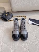 出厂价 Chane*新款厚底菱格短靴 经典百搭系列 鞋身很是耐看 鞋底增高不重 超级显腿细 上脚效果绝绝子 鞋面原版油蜡小牛皮 内里垫脚羊皮 原版开模大底 尺码