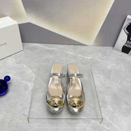 出厂:370 《独家顶级版本》 gianvito Rossi小众潮牌25Vs春夏新款系列…… 【圆头鸡蛋扣单鞋】 金色五金配件简约高级，粗跟十分友好，好穿舒适