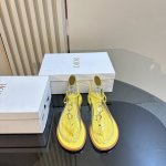 厂价 Dior 迪奥24S新款 平底凉鞋cd扣设计 鞋面采用进口牛皮 内里采用羊皮内里 意大利进口牛皮大底 跟高：平底 码数：35-39 40 41定做
