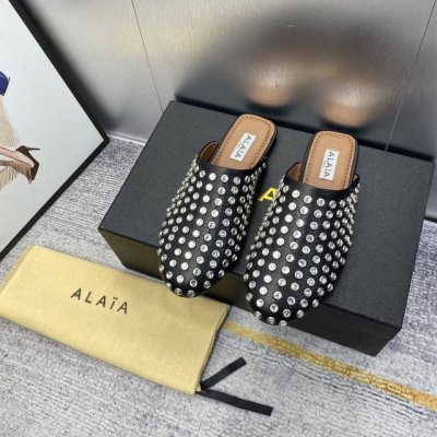 出厂价 顶级钻面 Alaia24春夏钻面圆头平底单鞋！最新春夏时装秀新款系列平底芭蕾舞鞋！法国高端一线高定品牌！时尚界最后的手艺人 只忠于展现女性身体曲线的裁剪